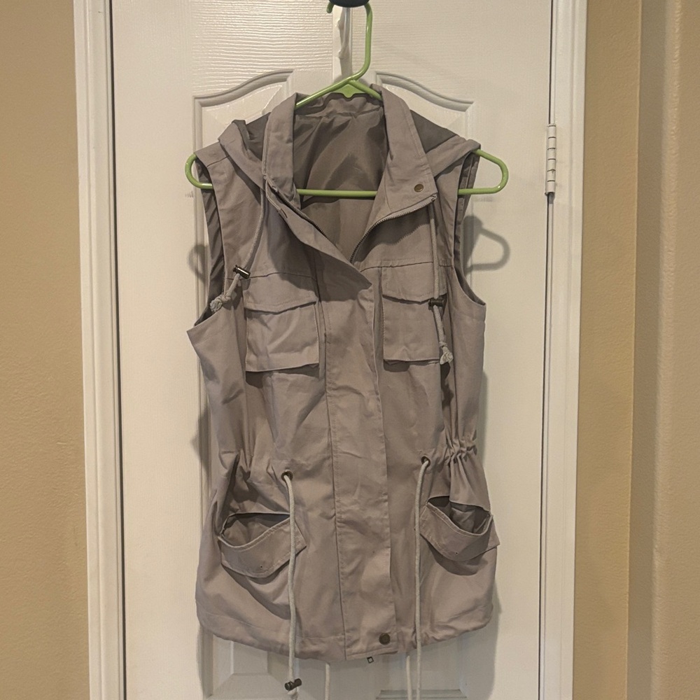 Women's Sleeveless Utility Vest